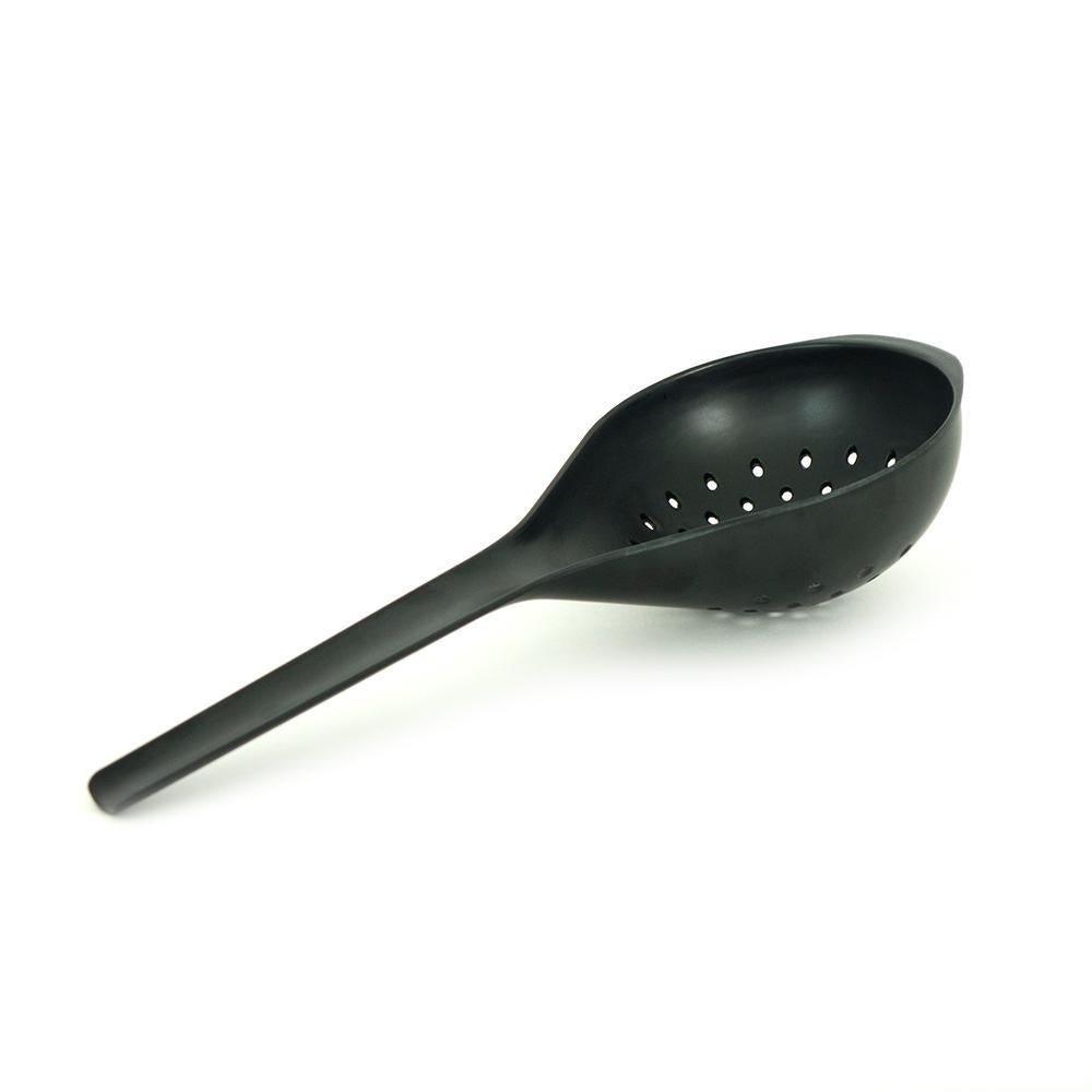 68715 Scoop Colander - Black - Image 1